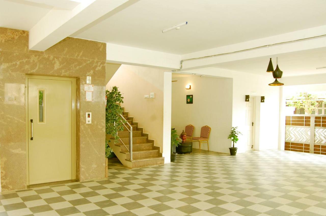 Отель Star Residency Tiruchirappalli Экстерьер фото